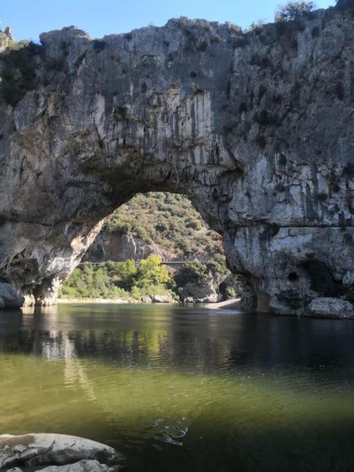 Lou Caladou Gite En Pierre Avec Bain A Remous Vallon-Pont-dʼArc Extérieur photo